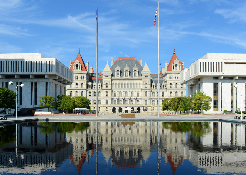 1986: New York passes anti-discrimination bill